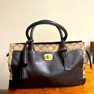 Authentic Coach Legacy Signature Chelsea Carryall Khaki/ Brown 25371